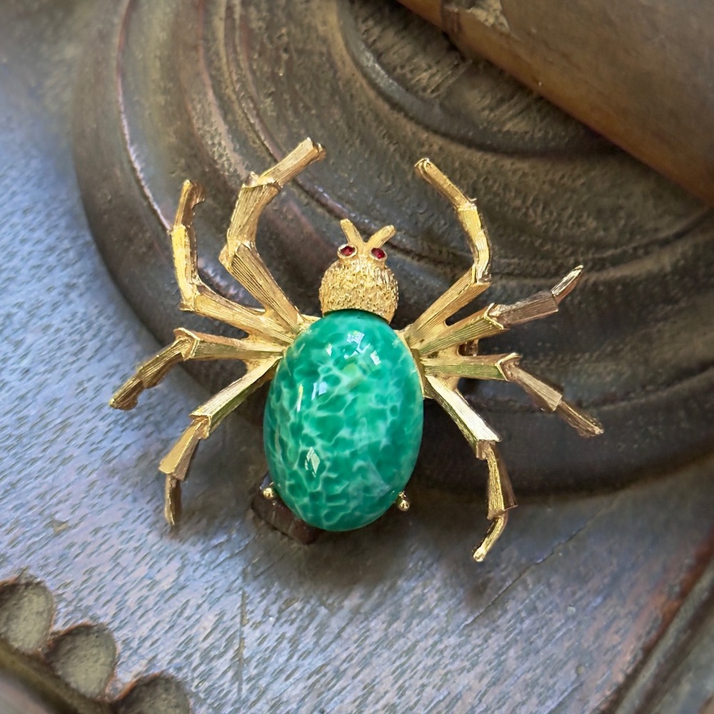 Vintage Gold Tone Spider Brooch with Green Glass Belly & Red Rhinestone Eyes